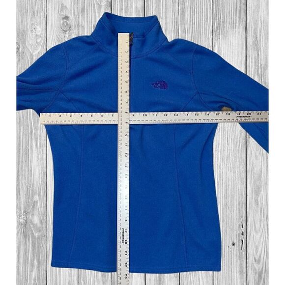 The North Face Women's 1/4 Zip Light Fleece Pullover Size Small Purple Jacket - Picture 2 of 5